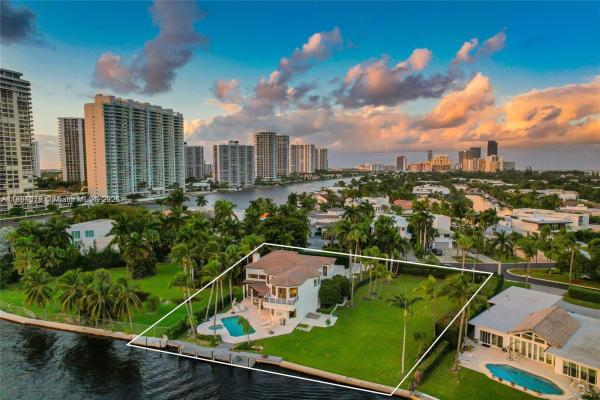 Golden Beach, 288 S Parkway Pkwy, Golden Beach, Florida 33160, image 1