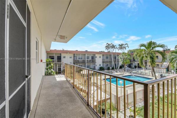Star Paradise, 415 NE 2nd St #201, Hallandale Beach, Florida 33009, image 1