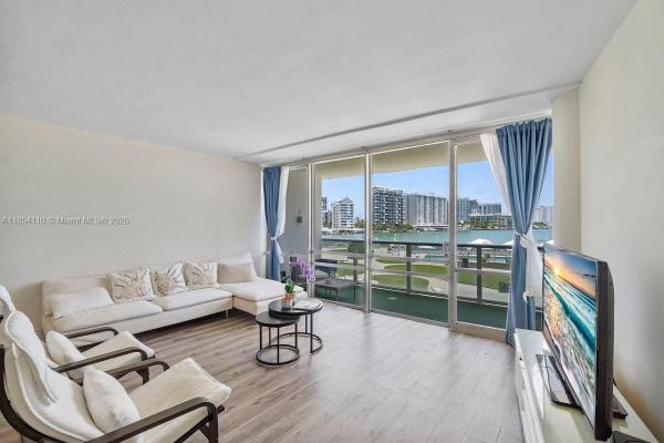 King Cole, 900 Bay Dr #210, Miami Beach, Florida 33141, image 1