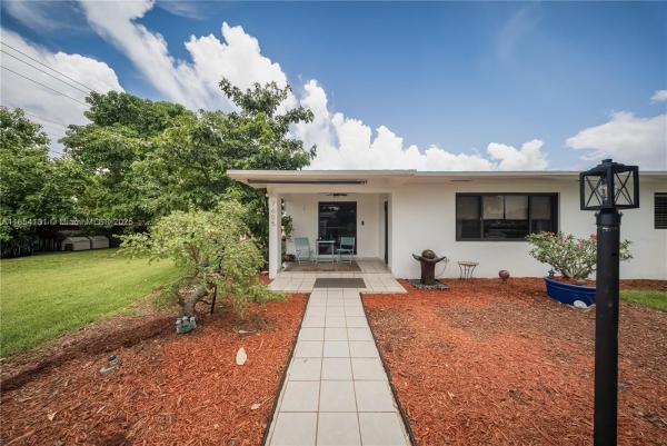 Douglas Estates, 7605 W 6th Ave, Hialeah, Florida 33014, image 2