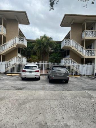 Hampton Court, 1958 Monroe St #208, Hollywood, Florida 33020, image 2