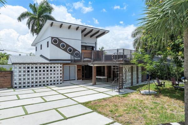 Coral Woods, 3375 NE 20th Ave, Oakland Park, Florida 33306, image 1