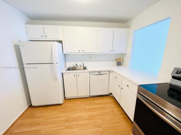 Oceanview Park, 800 Parkview Dr #605, Hallandale Beach, Florida 33009, image 2