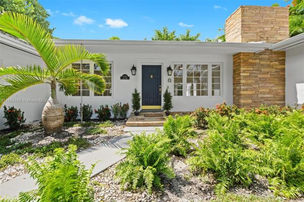 Coral Gables Country Club, 4114 Santa Maria St, Coral Gables, Florida 33146, image 1