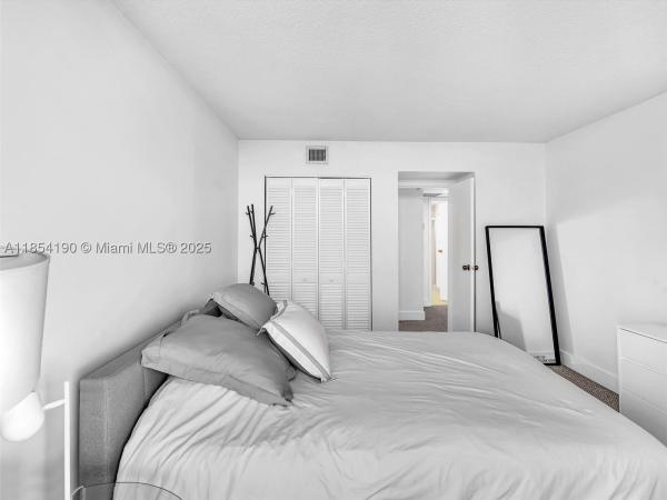 Arlen House East, 100 Bayview Dr #1025, Sunny Isles Beach, Florida 33160, image 2