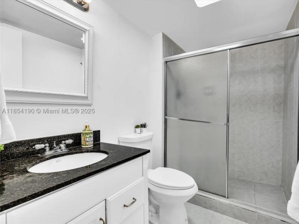 Arlen House East, 100 Bayview Dr #1025, Sunny Isles Beach, Florida 33160, image 3