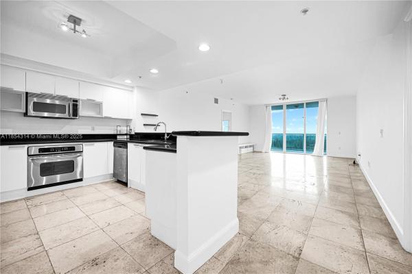 15051 Royal Oaks Ln 1605, Miami, Florida 33181, image 1
