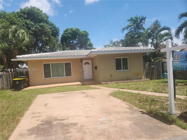 North Hollywood, 212 SW 13th St, Dania Beach, Florida 33004, image 1