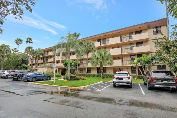 Applewood Village 1, 2660 N Carambola Cir N #305, Coconut Creek, Florida 33066, image 1