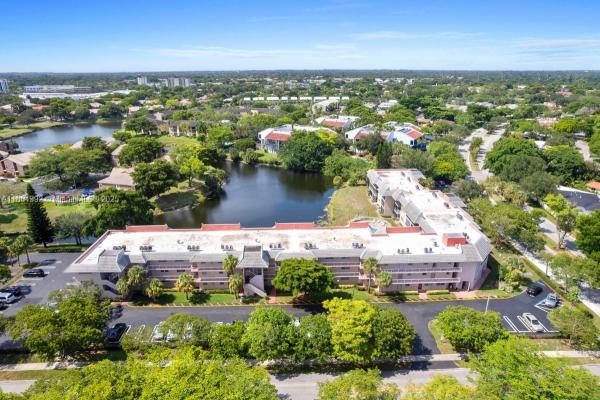 Lake Forest, 2850 Forest Hills Blvd #114, Coral Springs, Florida 33065, image 1
