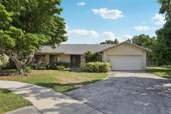 Harriel Estates, 9315 SW 170th Ln, Palmetto Bay, Florida 33157, image 1