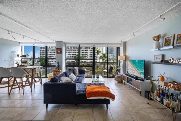 Charter Club, 600 NE 36th St #311, Miami, Florida 33137, image 1