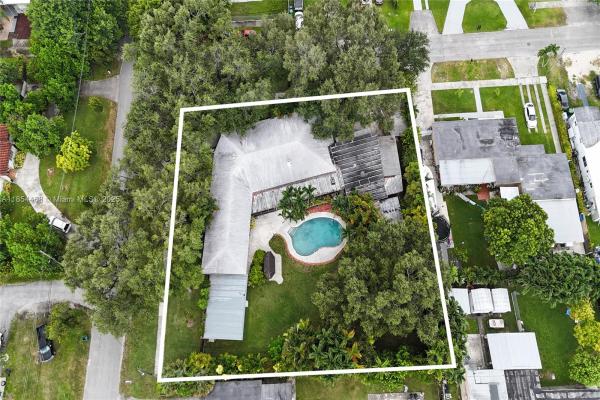 Flagami, 7895 Grand Canal Dr, Fountainebleau, Florida 33144, image 3