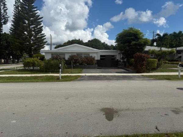 Roosevelt Gardens, 3025 NW 11th St, Fort Lauderdale, Florida 33311, image 2