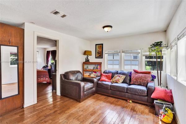 North Hollywood, 48 SW 14th St, Dania Beach, Florida 33004, image 2