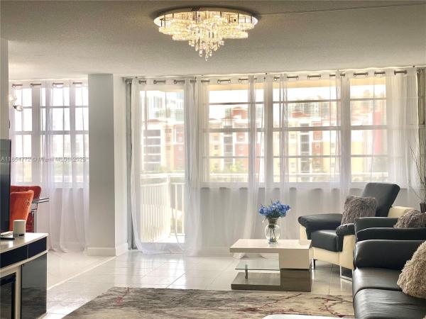 Winston Towers 200, 251 174th St 615, Sunny Isles Beach, Florida 33160, image 1