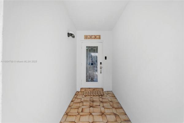 Miami Lakes Golf Course Village, 7417 Twin Sabal Dr, Miami Lakes, Florida 33014, image 3