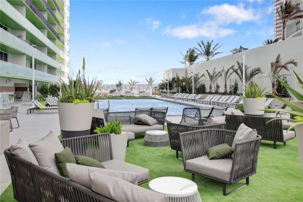 Bay Parc Plaza, 1756 N Bayshore Dr #18G, Miami, Florida 33132, image 1