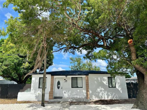 12225 NW 17th Pl, Unincorporated Dade County, Florida 33167, image 1