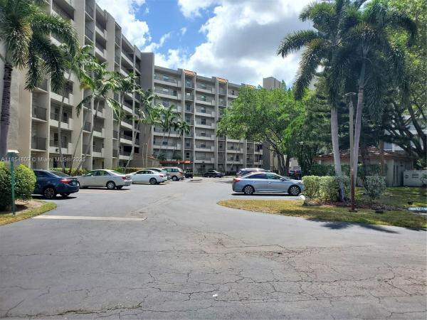 18th Hole At Inverrary, 3940 Inverrary Blvd #402-A, Lauderhill, Florida 33319, image 1