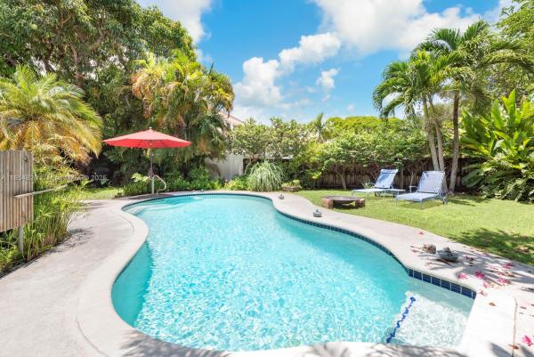 Griffing Biscayne Park Estates, 855 NE 111th St, Biscayne Park, Florida 33161, image 1