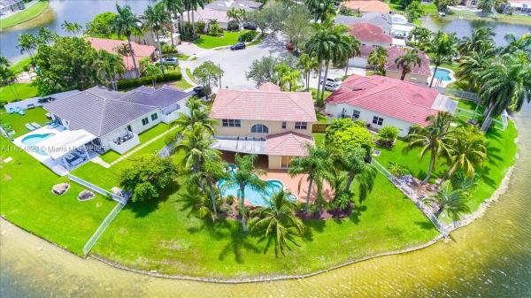Keystone Lake, 2340 NW 186th Ave, Pembroke Pines, Florida 33029, image 1