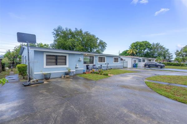 Carol City, 19211 NW 37th Ct, Miami Gardens, Florida 33055, image 3