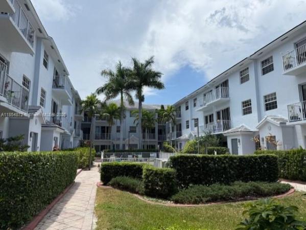 Palm Island Villas, 2725 NE 8th Ave, Wilton Manors, Florida 33334, image 1