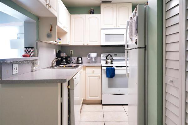 32 Flagler, 3201 W Flagler St #209, Miami, Florida 33135, image 3