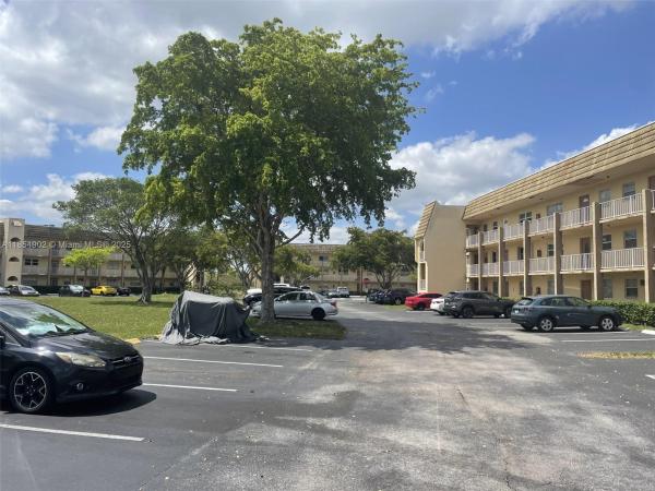 Sunrise Lakes 2, 8285 Sunrise Lakes Blvd #202, Sunrise, Florida 33322, image 1