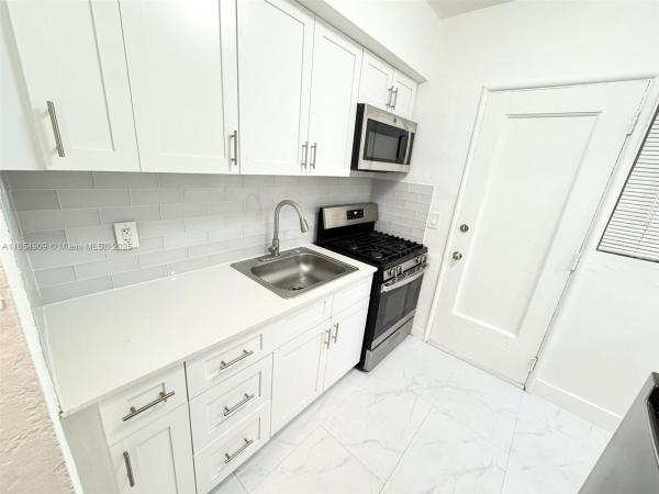 Harding Townsite, 7435 Byron Ave #07, Miami Beach, Florida 33141, image 1