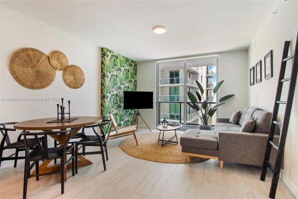 Quadro, 3900 Biscayne Blvd #S-918, Miami, Florida 33137, image 1