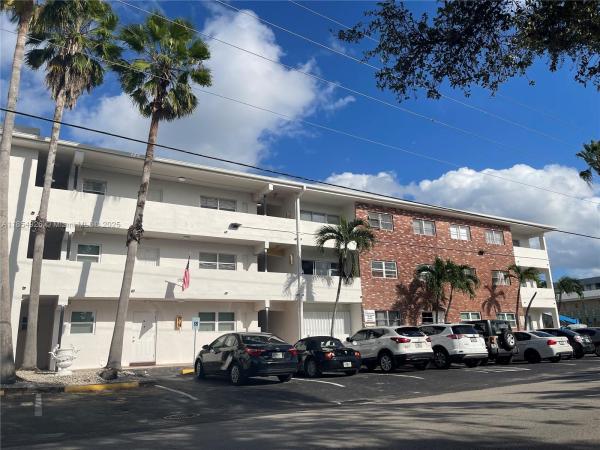 941 NE 170th St #102, Unincorporated Dade County, Florida 33162, image 1