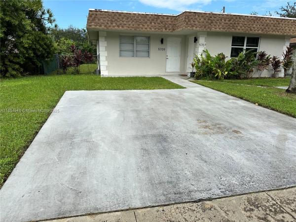 Hollywood Beach Heights, 5709 Hayes St #5709, Hollywood, Florida 33021, image 1