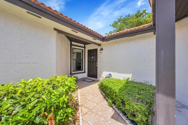 Village Homes At Lakes Of The Meadow, 15225 SW 45th Ter #F-49, Kendall West, Florida 33185, image 3