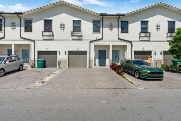 Regal Palm Square, 1150 SW 6th Ave, Florida City, Florida 33034, image 1