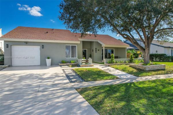 Bonaventure Lakes, 16780 Redwood Way, Weston, Florida 33326, image 1