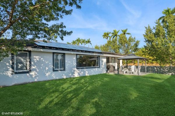 Biscayne Gardens, 15391 NE 5th Ave, Golden Glades, Florida 33162, image 1