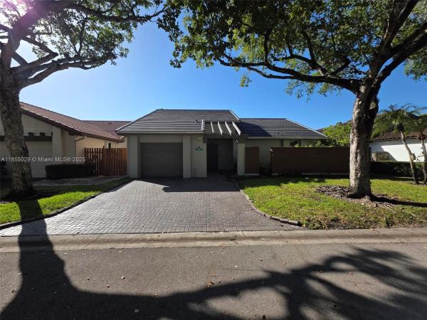 Patio Homes 1 At Country Isles, 2320 Dover, Weston, Florida 33326, image 1