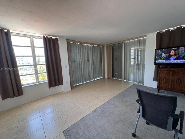 Carlyle Towers, 7800 Carlyle Ave #6C, Miami Beach, Florida 33141, image 1