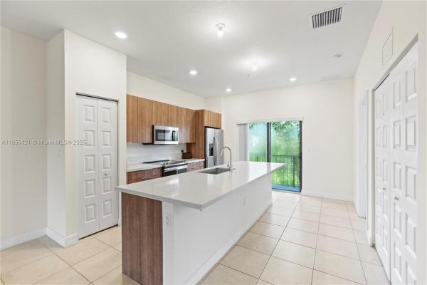 Apex At Park Central, 7831 NW 104 Ave 22, Doral, Florida 33178, image 1