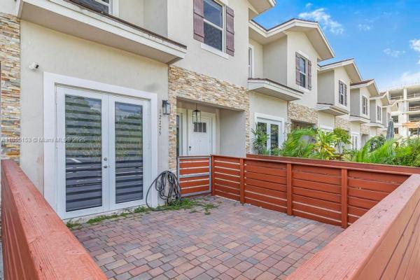 Townhomes On Coconut Palm, 12775 SW 247th St, Princeton, Florida 33032, image 3