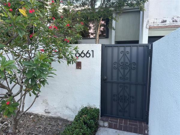 6661 SW 72 St 35, South Miami, Florida 33143, image 1