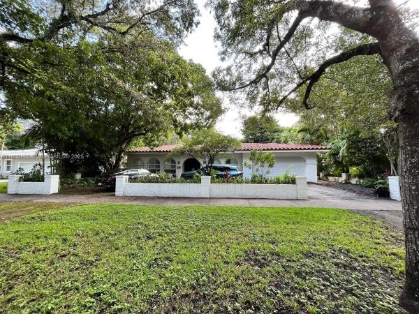 Coral Gables Country Club, 810 Anastasia Ave, Coral Gables, Florida 33134, image 1