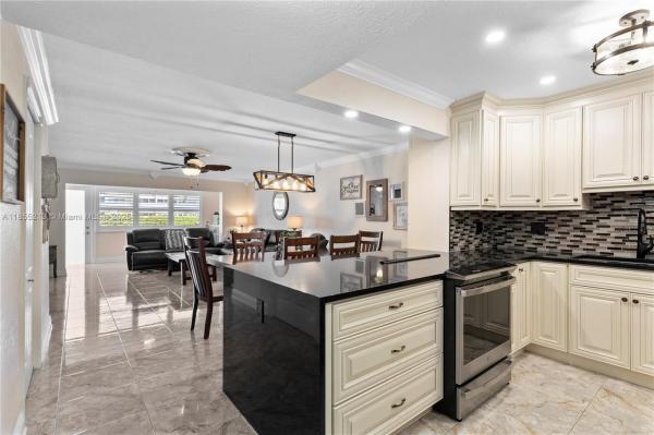 Gulfstream Garden, 329 SE 3rd St #105T, Hallandale Beach, Florida 33009, image 1