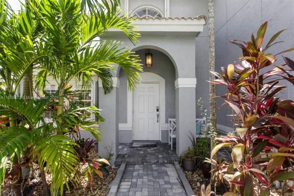 Chapel Oaks, 331 NW 189th Ter, Pembroke Pines, Florida 33029, image 2