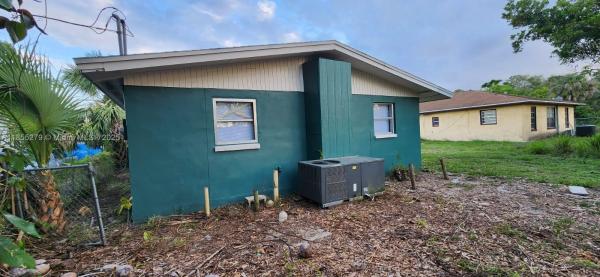 Fort Myers No HOA, 3147 Economy, Fort Myers, Florida 33916, image 2