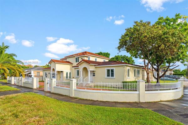 Silver Bluff Gardens, 3411 SW 27th St, Miami, Florida 33133, image 1