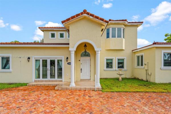 Silver Bluff Gardens, 3411 SW 27th St, Miami, Florida 33133, image 3