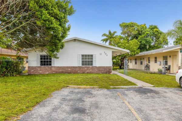 Riverside Park, 700 SW 16th Ave, Fort Lauderdale, Florida 33312, image 1